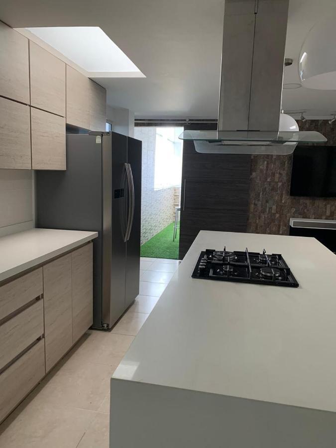 Penthouse - Vista Hermosa Apartment *