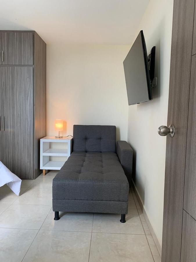 Penthouse - Vista Hermosa Apartment *